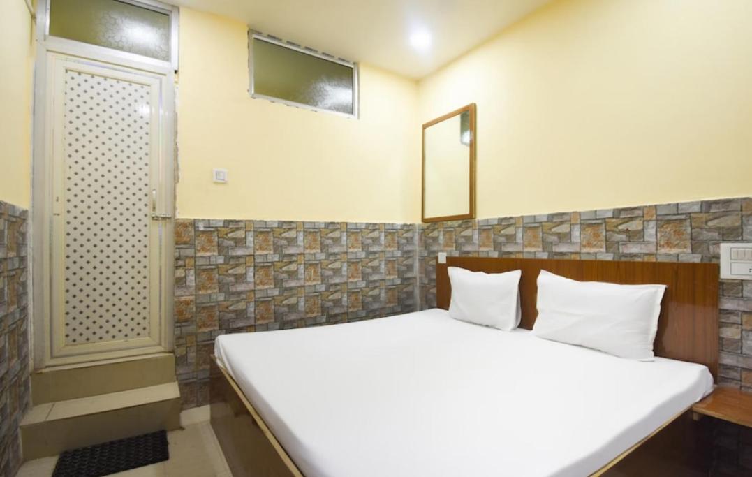Daylight Palace Hotel Haora Bagian luar foto