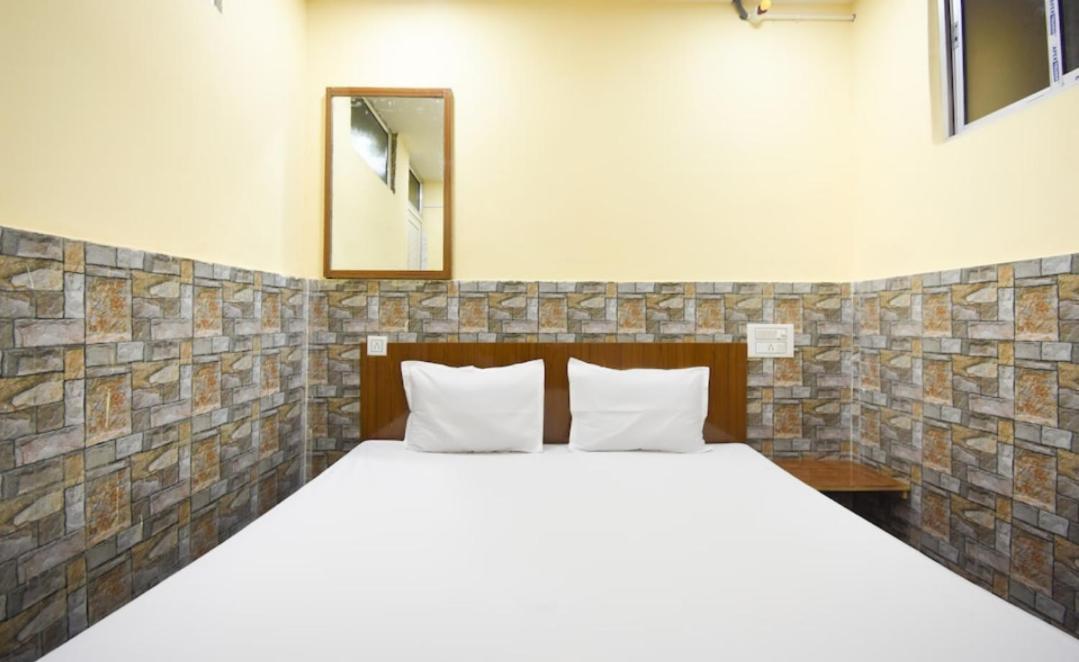 Daylight Palace Hotel Haora Bagian luar foto