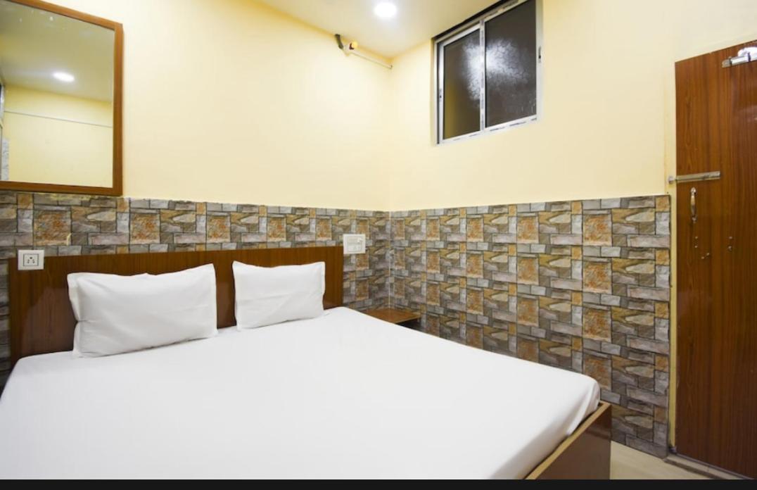 Daylight Palace Hotel Haora Bagian luar foto
